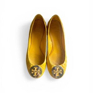 Tory Burch Quinn quilted ballet flats in Yellow